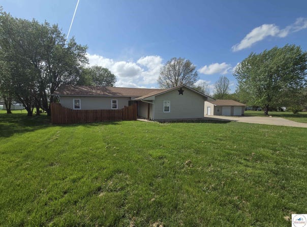 129 NW 251st Road, Clinton, MO 64735