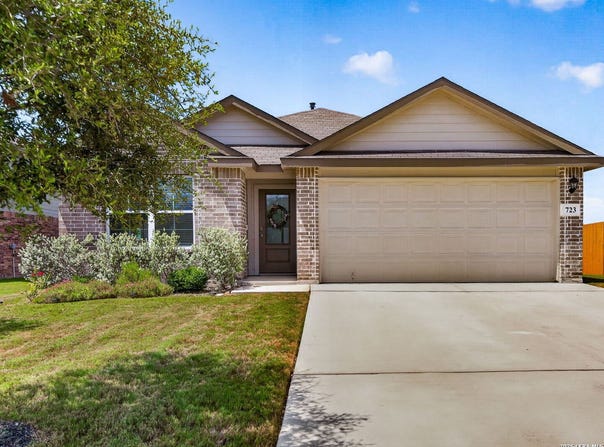 723 Overlook Rdg, Cibolo, TX 78108