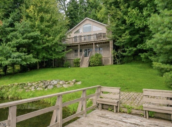 25 Decker Pond Trl, Vernon Twp., NJ 07461-4105