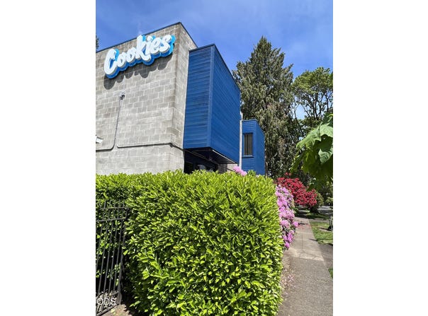 1158 High Street, Eugene, OR 97401