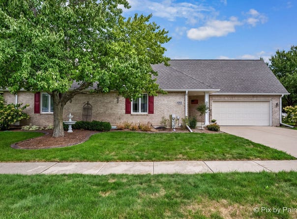 1093 First Street, Batavia, IL 60510