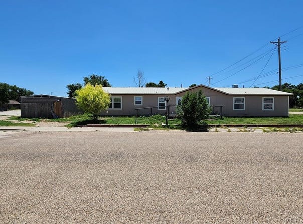 124 W 3rd Ave, Springfield, CO 81073