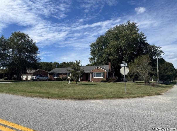 2709 Ankum Rd., Gasburg, VA 23857