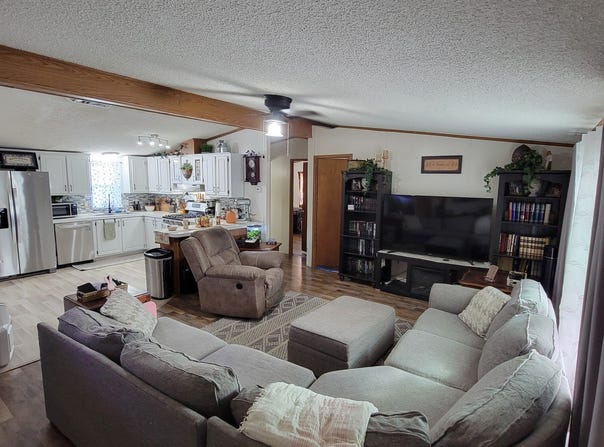 3860 S MIDLAND Dr, Roy, UT 84067