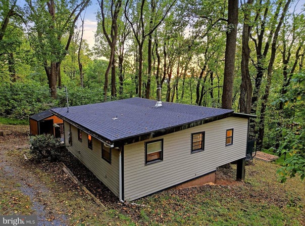 892 MASSANUTTEN MOUNTAIN Drive, FRONT ROYAL, VA 22630