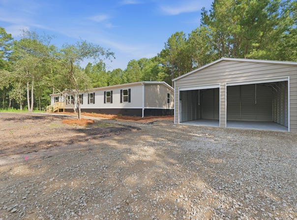 329 Hickory Nut Way, Cross, SC 29436