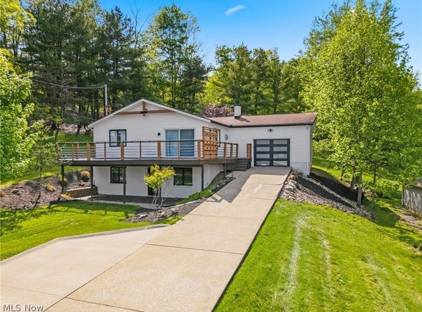 573 W Mohawk Drive, Malvern, OH 44644