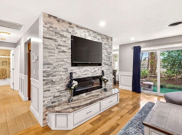 31 Church Green, Taunton, MA 02780