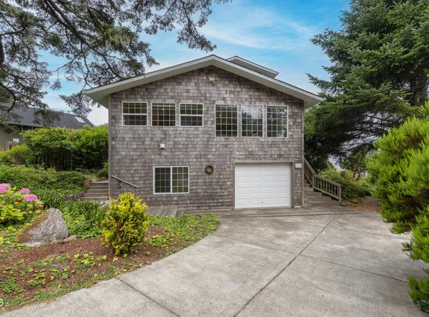 647 Pacific View Drive, Yachats, OR 97498