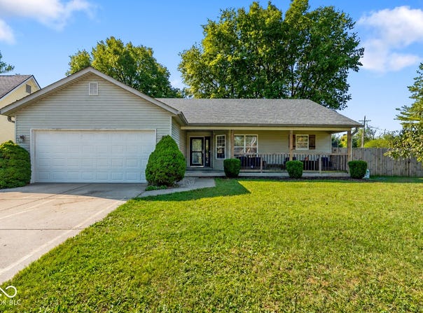 1401 Fox Ridge Drive, Shelbyville, IN 46176