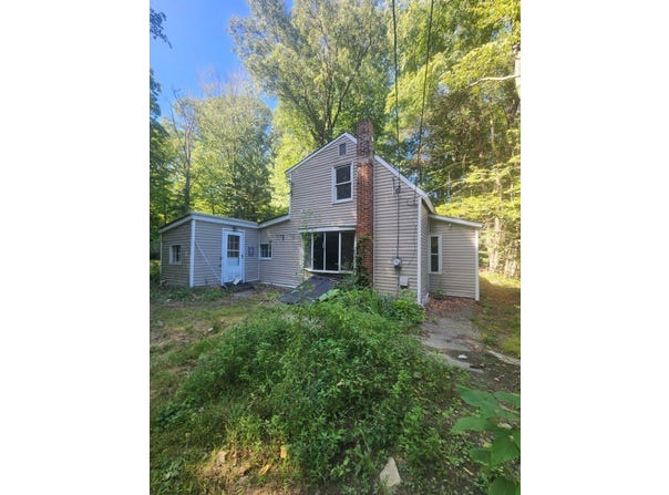 64 1/2 Wallace Avenue, Auburn, MA 01501
