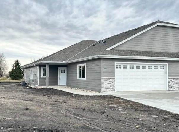 254 Eau Claire Avenue SE, Hutchinson, MN 55350