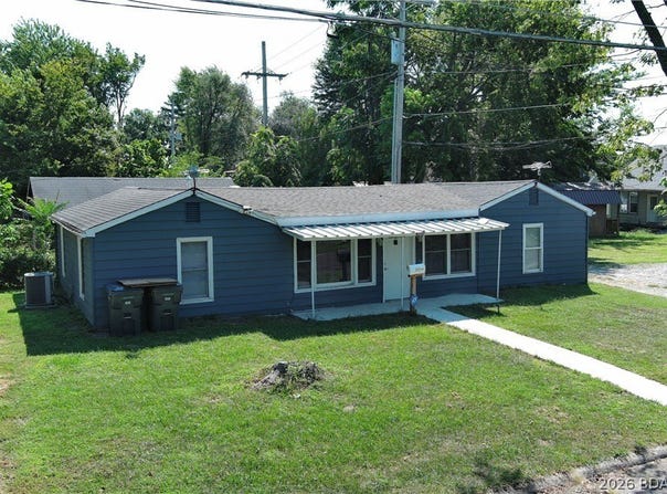 400 E 12th Street, MO 65301