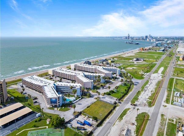 3938 Surfside Boulevard, Corpus Christi, TX 78402