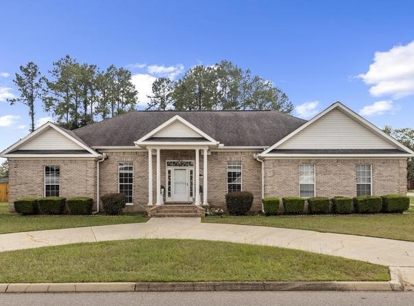 59 Oak Lake Dr., Enterprise, AL 36330