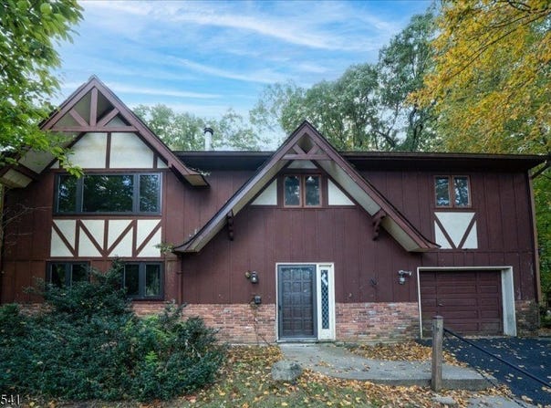 628 Succasunna Rd, Mount Arlington Boro, NJ 07856