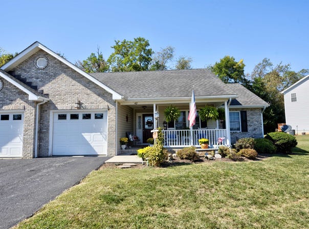 42 MERIWETHER CIR, STUARTS DRAFT, VA 24477