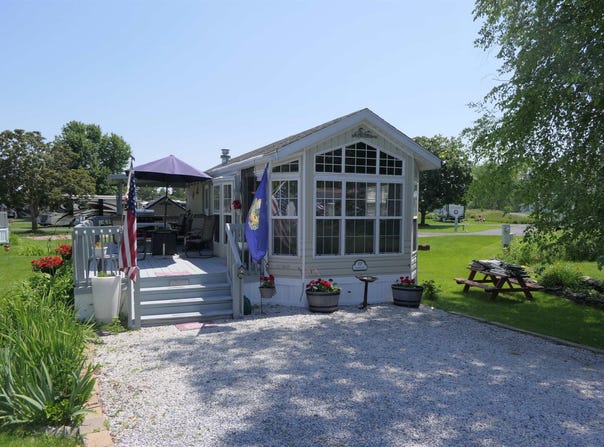 17 Eagle Lane, South Hero, VT 06586