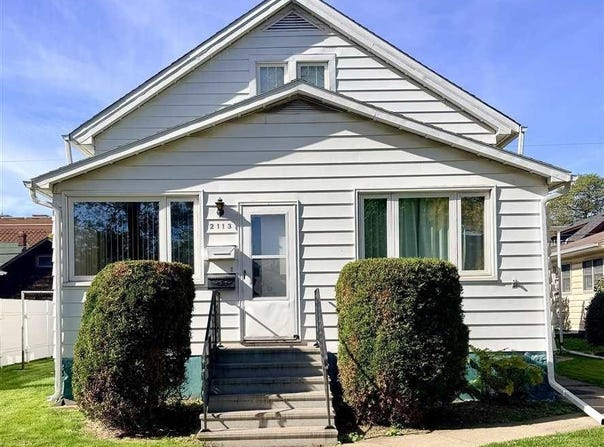 2113 E 10th Avenue, Hibbing, MN 55746