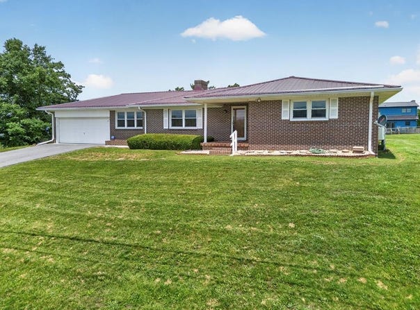 235 Windmere Ln, Marion, VA 24354