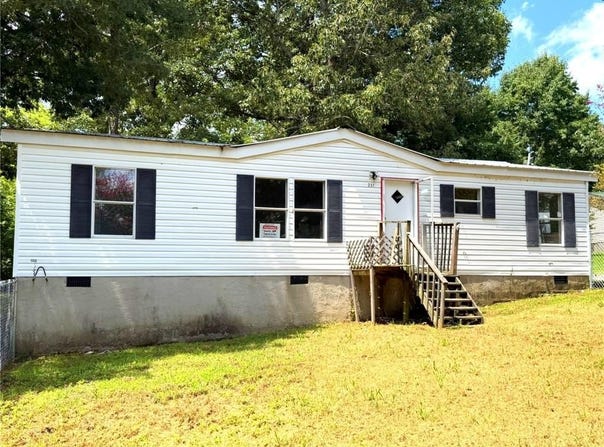 231 Hawks Way, Chatsworth, GA 30705