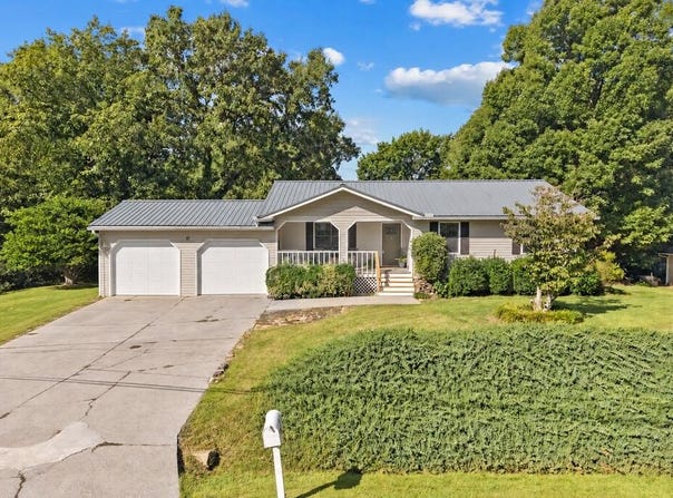 17 Pine Street E, CHATSWORTH, GA 30705