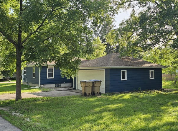 11102 82nd St, Pleasant Prairie, WI 53158