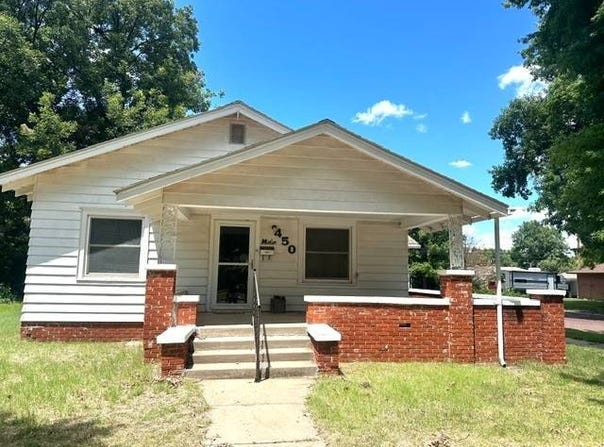 450 E Bridge Avenue, Blackwell, OK 74631