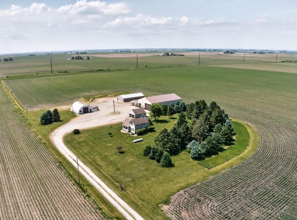 2996 Hwy 8, Dysart, IA 52224