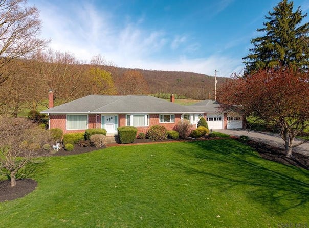 1771 Upper Snake Spring Rd, Everett, PA 15537