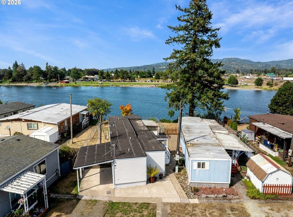 296 ISLAND AIRE Dr, Woodland, WA 98674