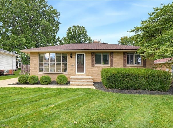 7386 Meadow Lane, Parma, OH 44134