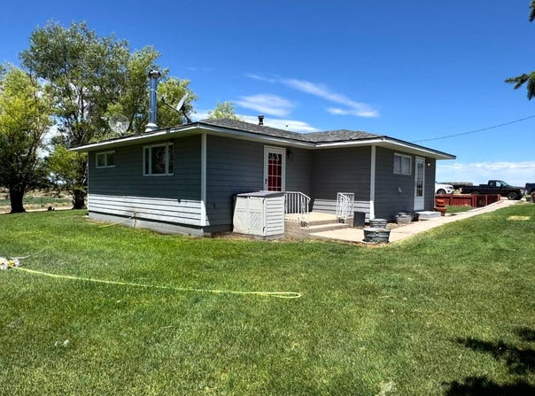 1140 S A Road, Morrill, NE 69358