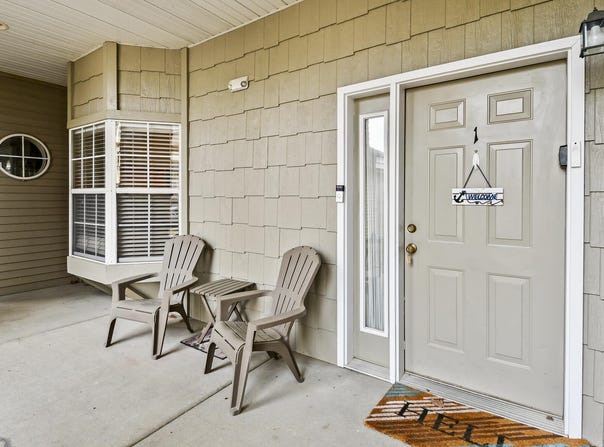 680 Emerald Pointe Drive Bld 3 Un1, Hollister, MO 65672