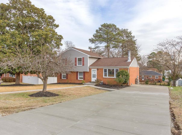 3909 Longleaf Dr, Richmond, VA 23294