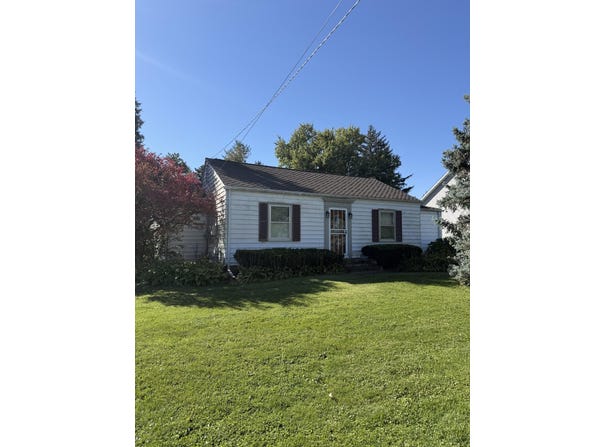 633 Youngs Lane, FREEPORT, IL 61032