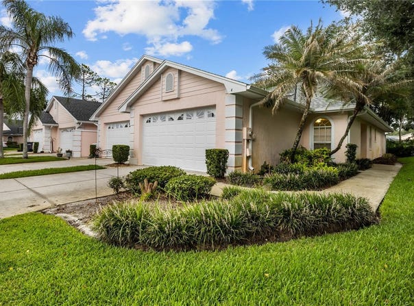4 ENCLAVE Drive, WINTER HAVEN, FL 33884