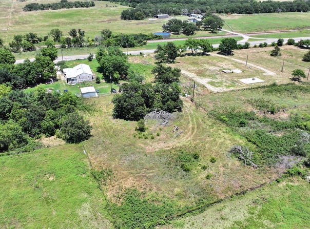 Hwy 101, Bowie, TX 76230
