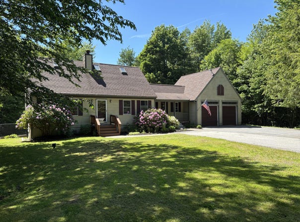 17 Curtis Road, Freeport, ME 04032