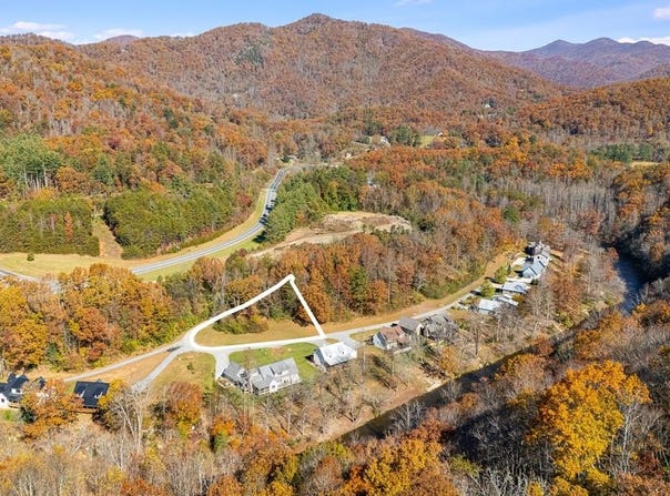 Light Waters lot: 11, Cullowhee, NC 28723