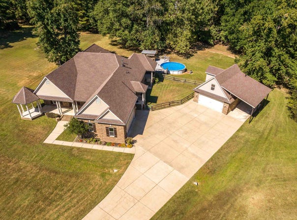 195 WOODWIND Cv, Eads, TN 38028