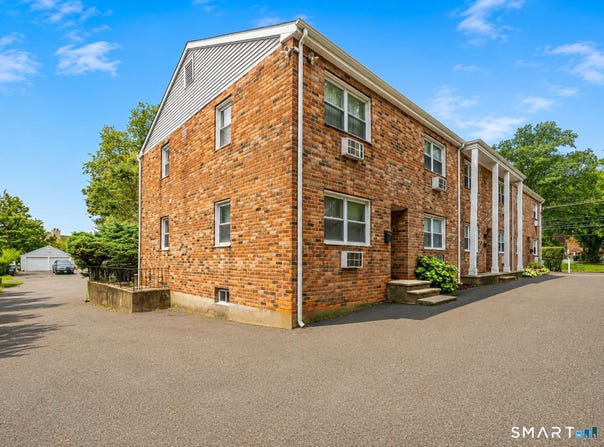 9 Windell Place, Stamford, CT 06906