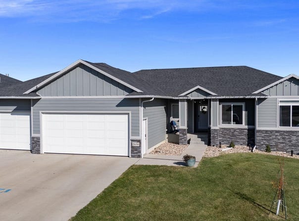2630 N Lammers Ct, Tea, SD 57064