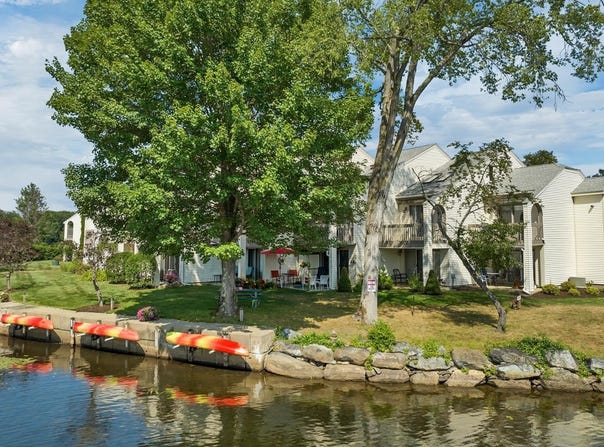 68 Railroad Avenue, Wolfeboro, NH 03894-0771