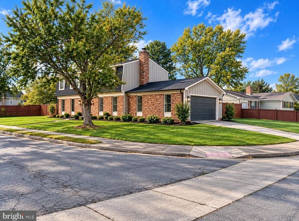 401 CRESTWOOD SW, LEESBURG, VA 20175