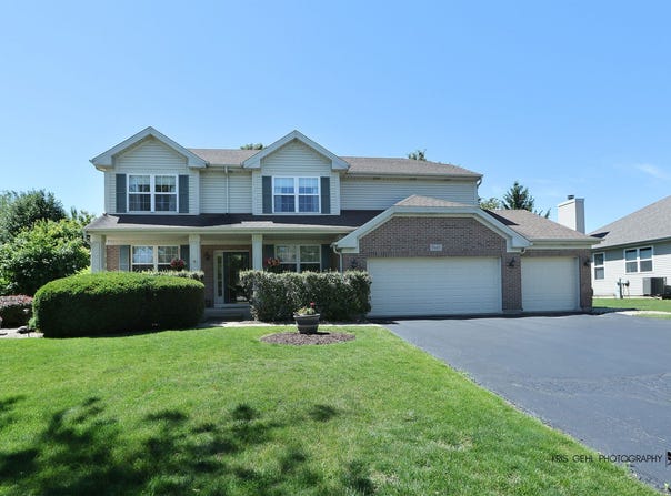 5667 Steeple Pointe Boulevard, Gurnee, IL 60031
