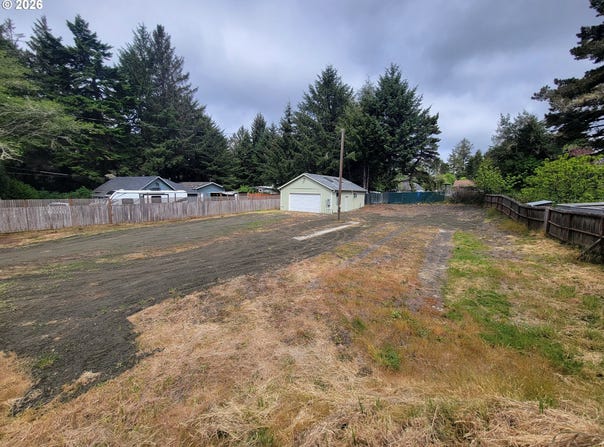 90689 LIBBY Ln, CoosBay, OR 97420