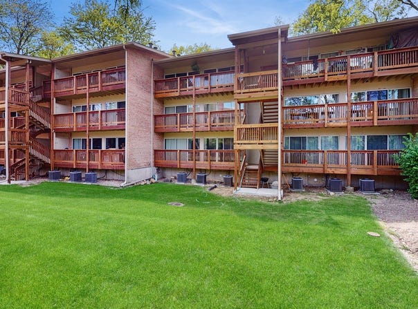5880 Forest View Road, Lisle, IL 60532