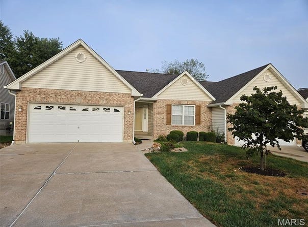1129 Piepers Glen Lane, O'Fallon, MO 63366