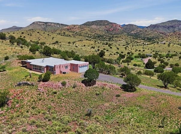 215 Warbonnet Road, Fort Davis, TX 79734